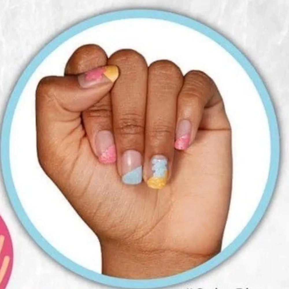 *Exclusive* Color Street: Mellow Yellow | Pale Pastel Curved French Tips Spring